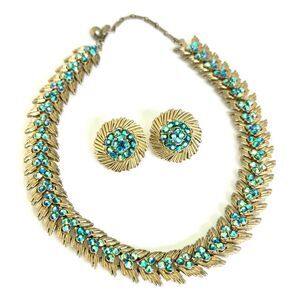 TRIFARI Signed Vintage Green Blue Aurora Borealis Necklace Earring Demi Parure